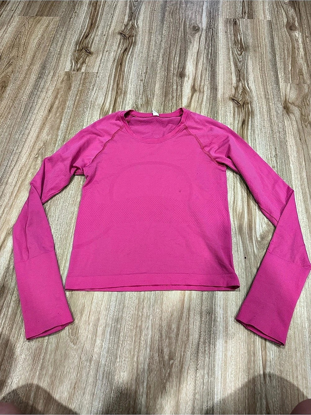 Lululemon Long Sleeve Athletic Top in Pink Size 4